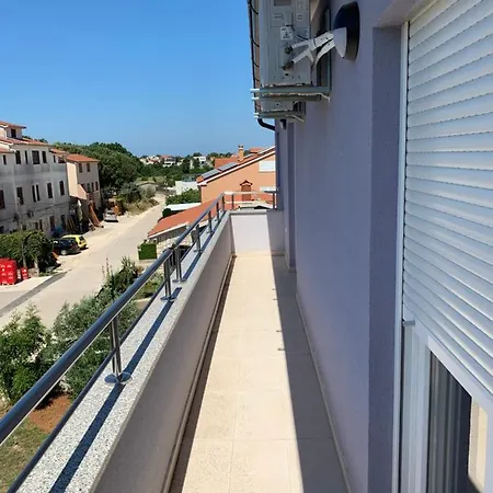 Apartment Apartman Ki Pula